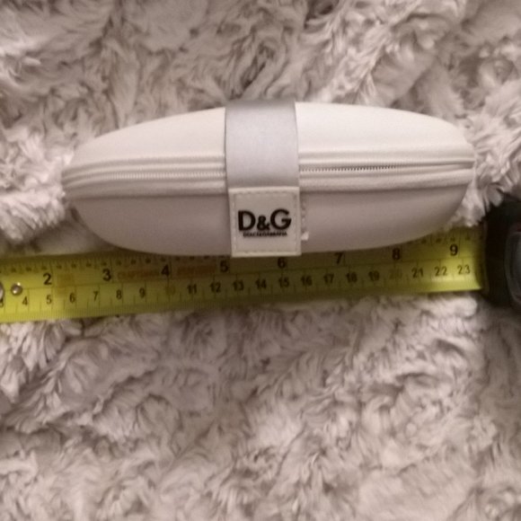 Dolce & Gabanna Glasses Case & Cleaning Cloth - Picture 7 of 11